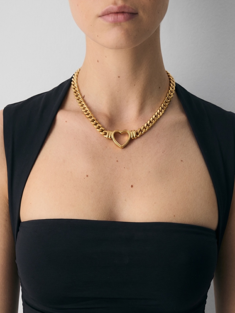 18k Gold Plated Heart Love Chain Short/Choker Necklace. New.